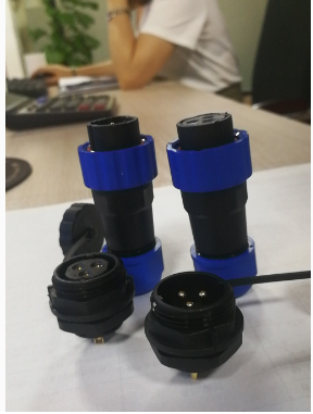 從這兩點(diǎn)看出新型防水插頭電氣性能優(yōu)勢(shì)