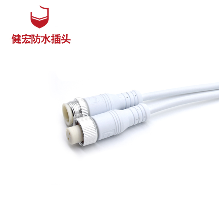 生活中到處有電源插頭